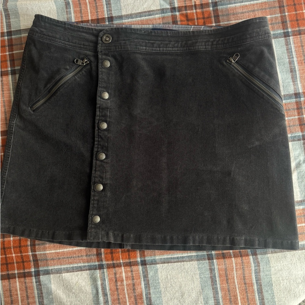 Kuhl Gray Corduroy Skirt with Button design